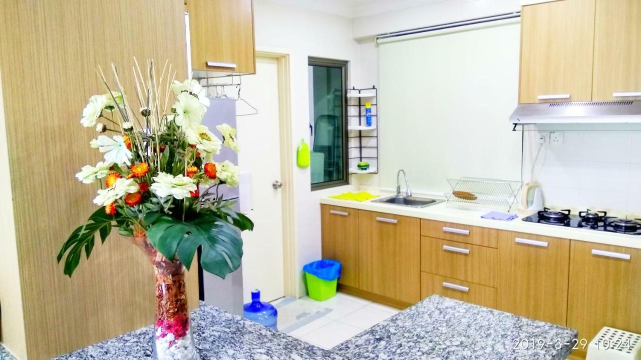 Molek Pine Homestay Apartment Johor Bahru