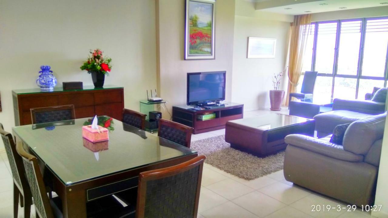 Molek Pine Homestay * Johor Bahru